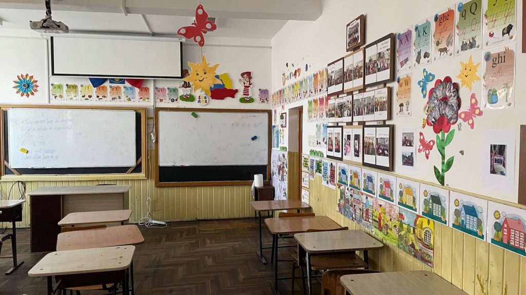 scoala-poduri-dotari-table scoala-poduri-dotari-table